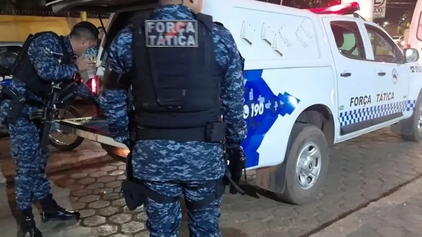Homem com passagem pela polícia é preso dirigindo carro com placa adulterada na Vila DNIT