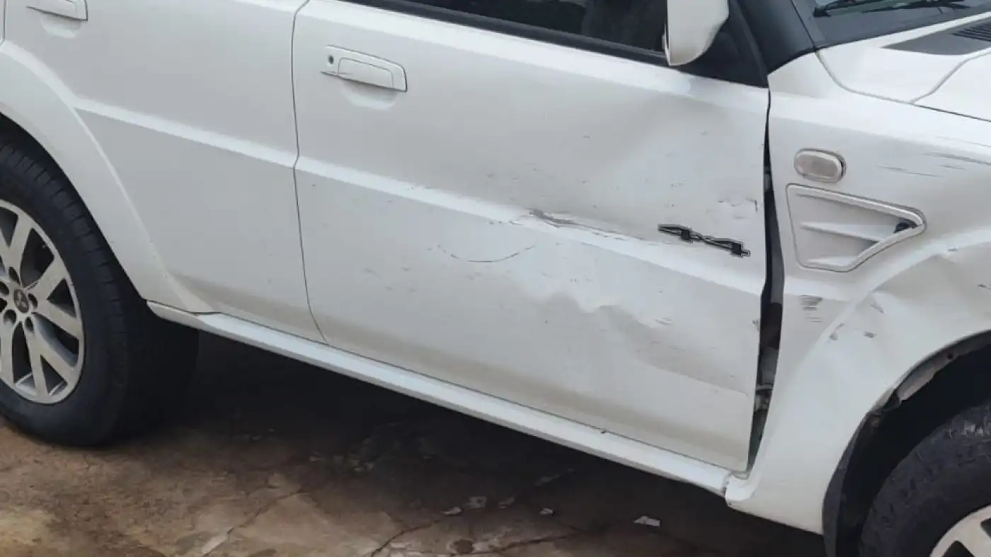 Grave acidente entre Pajero e motoboy deixa vítima ferida na Guaporé