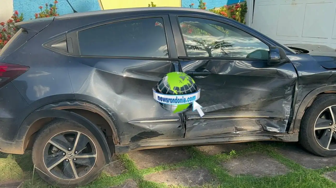 Colisão entre carros deixa mulher ferida em Porto Velho