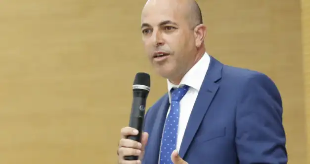 Ismael Crispin apresenta PL para proibir utilização de recursos públicos em eventos e serviços que promovam a sexualização de crianças e adolescentes