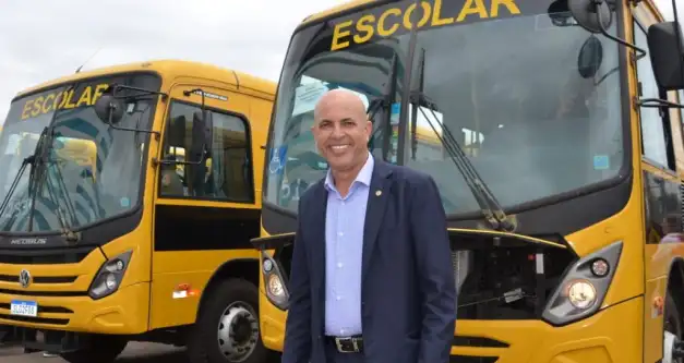 Ação do deputado Ismael Crispin garante ônibus escolares para cinco municípios