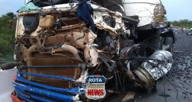 VÍDEO: Motorista morre após carretas colidirem frontalmente entre Sapezal e Campos de Júlio