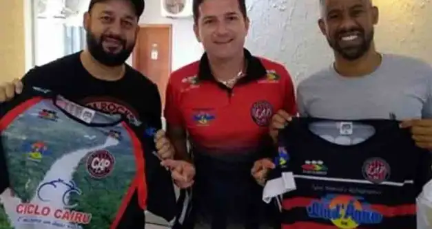 Pimentense fecha parceria com instituto de Léo Moura, ex-Flamengo