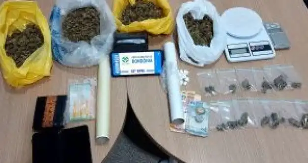 Polícia Militar prende suspeitos por tráfico de drogas em Rolim de Moura