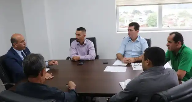 Ismael Crispin assegura investimento de mais de R$ 1,5 milhões para educação de São Miguel do Guaporé em parceria com vereadores