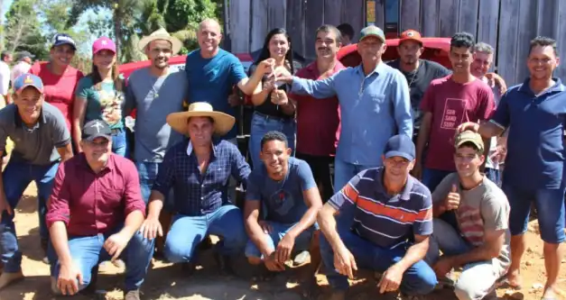 Seringueiras: Ismael Crispin fortalece agricultura familiar com entrega de implementos agrícolas