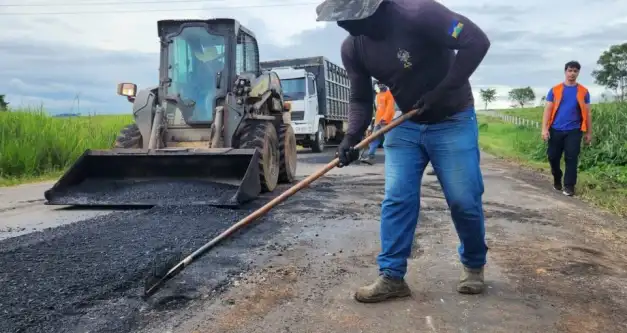 Governo de RO inicia obras de manutenção no asfalto da Rodovia-473 sentido município de Urupá