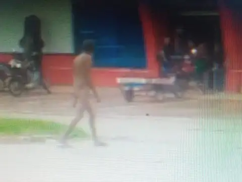 Homem com problemas mentais volta a andar nu pelas ruas de Alta Floresta