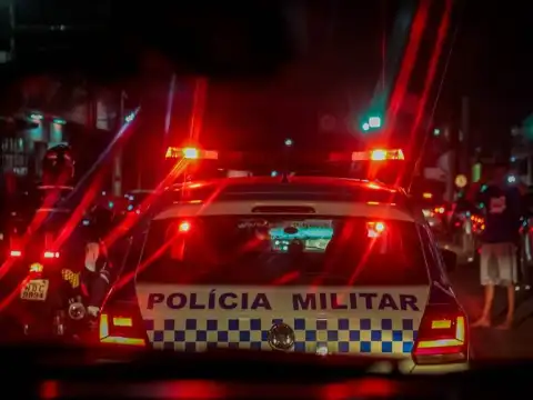Grupo criminoso é preso com arma após sair de condomínio em Porto Velho