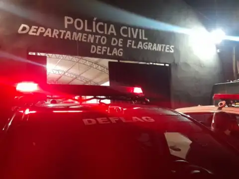 Trio encapuzado assalta motociclista na zona leste de Porto Velho