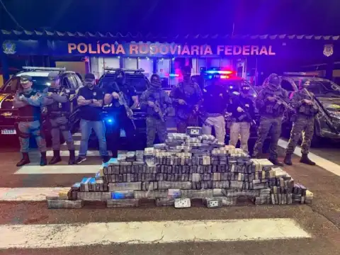 Polícia pega 350kg de cocaína escondidos em caminhão com carne