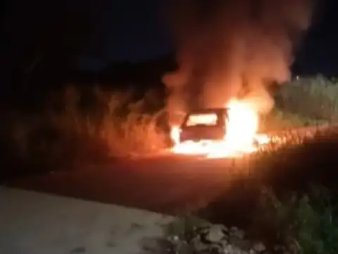 Carro é destruído por incêndio em Porto Velho; Dono mora fora do estado