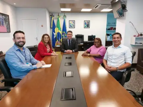 Rosária Helena Presidente da Câmara de Ouro Preto do Oeste – RO é recebida pelo Governador Marco Rocha.