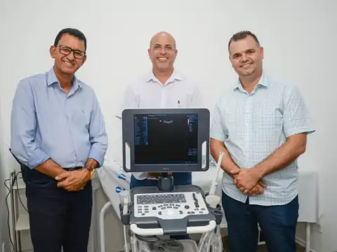 Ji-Paraná: Ismael Crispin reforça unidade de saúde com entrega de aparelho de ultrassonografia