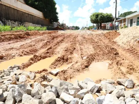 Prefeitura segue com obras de pavimentação da rua Brasiléia