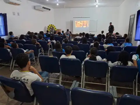 DEAM de Rolim de Moura combate o bullying e o cyberbullying na Escola Estadual Monteiro Lobato