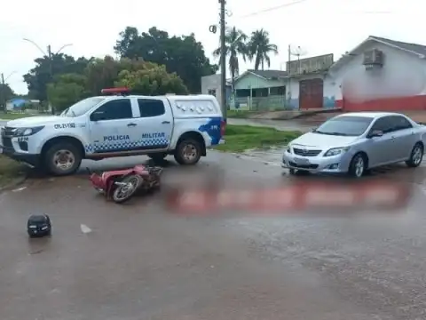 Acidente entre moto e carro deixa mulher ferida no São Cristóvão
