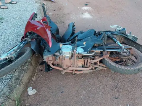 Colisão entre motocicletas no bairro Cidade Alta deixa dois feridos em Rolim de Moura