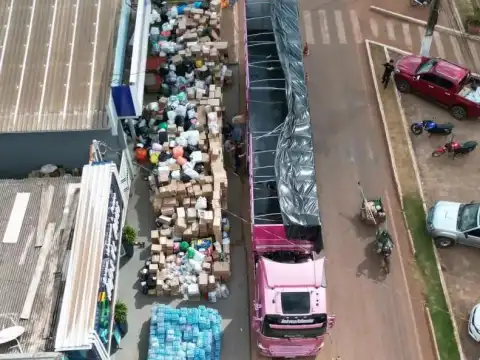 Rolim de Moura: Clínica Veterinária Anjos de Patas envia carreta e caminhão de doações para vítimas das chuvas no Rio Grande do Sul