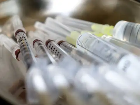 Ministério da Saúde entrega nova remessa de vacinas da dengue
