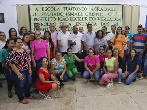 CUJUBIM: Ismael Crispin entrega computadores e impulsiona aprendizado digital na Escola Teotônio Brandão Vilela