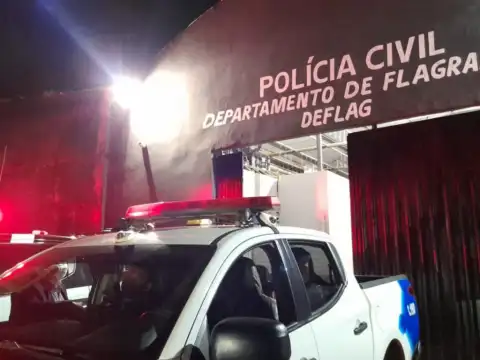 "Borracha" é preso ouvindo som alto em Porto Velho