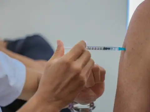 Após encerramento da campanha, vacina contra a gripe está disponível enquanto durar o estoque