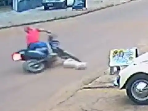 VÍDEO: Motociclista passa por cirurgia após atropelar cachorro e cair de motocicleta em rua de Vilhena